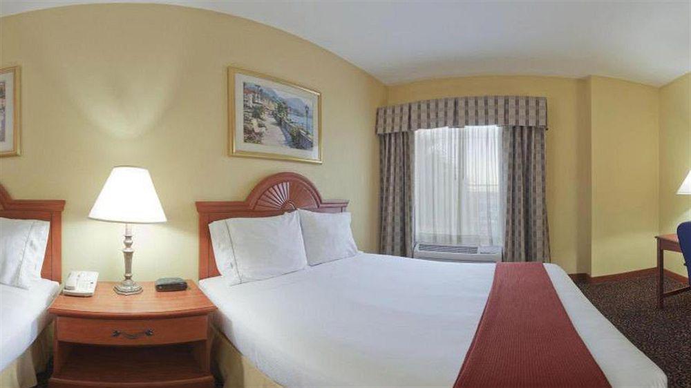 Fairfield Inn & Suites Houston Hobby Airport Екстериор снимка