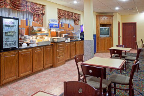 Fairfield Inn & Suites Houston Hobby Airport Ресторант снимка